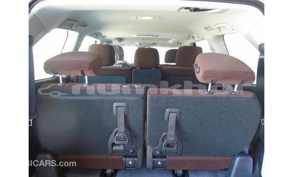 Buy Import Toyota Land Cruiser White Car in Import - Dubai in Bumthang Buy Import Toyota Land Cruiser White Car in Import - Dubai in Bumthang