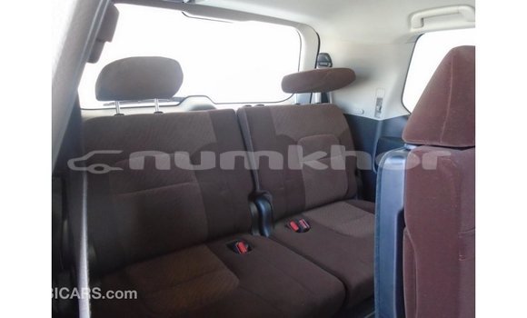 Buy Import Toyota Land Cruiser White Car in Import - Dubai in Bumthang Buy Import Toyota Land Cruiser White Car in Import - Dubai in Bumthang