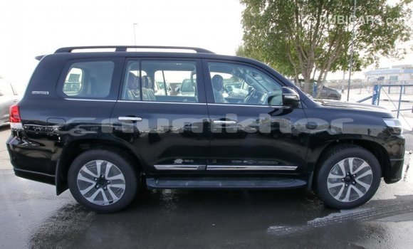 Buy Import Toyota Land Cruiser Black Car in Import - Dubai in Bumthang Buy Import Toyota Land Cruiser Black Car in Import - Dubai in Bumthang