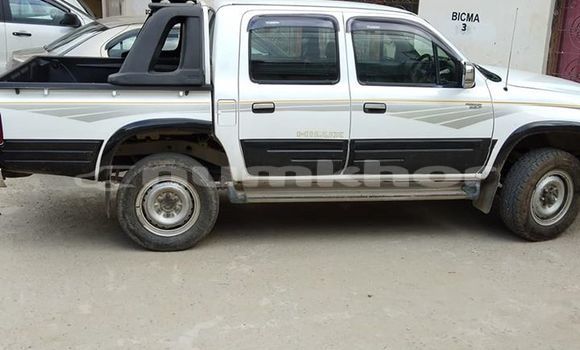 Buy Used Toyota Hilux White Car in Thimphu in Timphu Buy Used Toyota Hilux White Car in Thimphu in Timphu