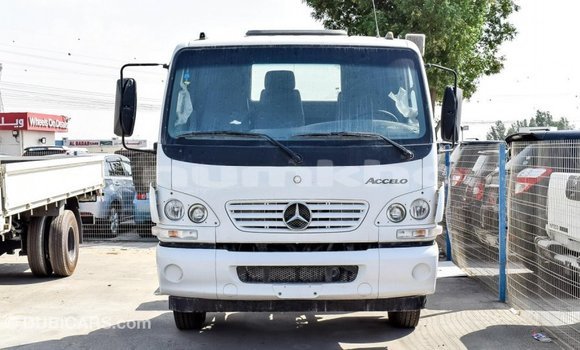 Buy Import Mercedes-Benz 190 White Car in Import - Dubai in Bumthang Buy Import Mercedes-Benz 190 White Car in Import - Dubai in Bumthang