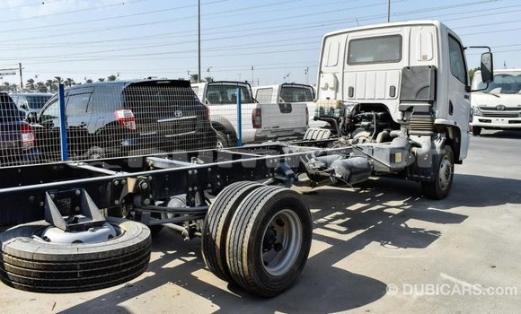 Buy Import Mercedes-Benz 190 White Car in Import - Dubai in Bumthang Buy Import Mercedes-Benz 190 White Car in Import - Dubai in Bumthang